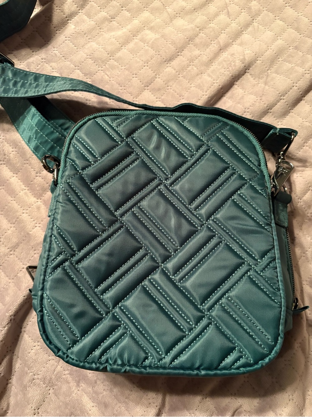 Lug Skeeter Bridge Wickedly Green Crossbody bag purse Emerald Green Christmas - Picture 3 of 5
